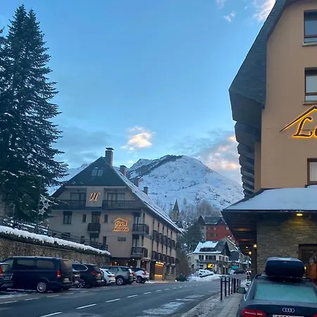 Hotel Lacreu 3*