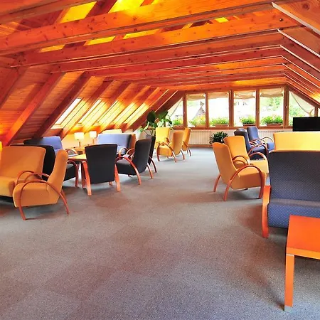 Otel Lacreu 2*